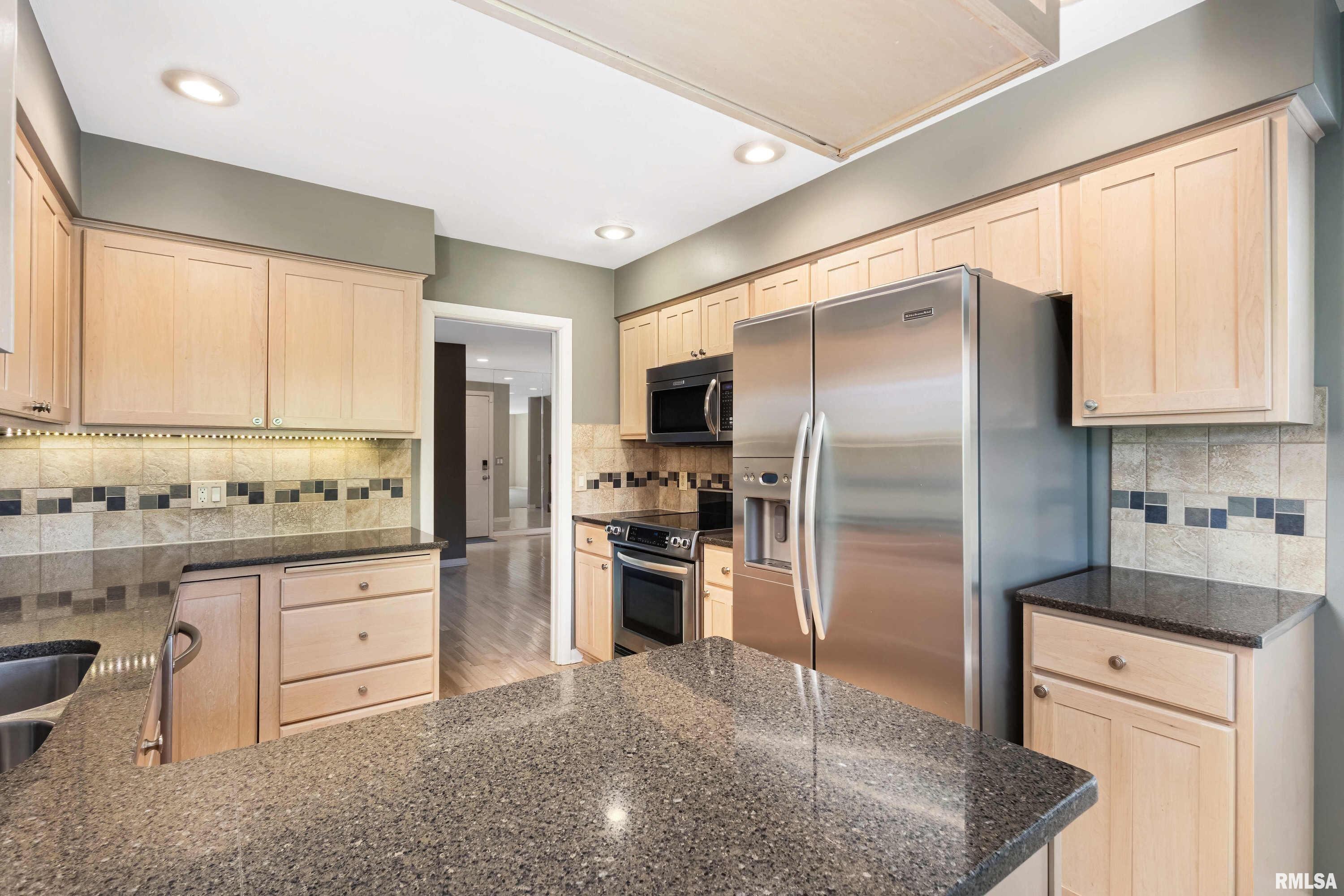 6401 Utica Ridge Road, Unit 18 Davenport, IA 52807 - Photo 15 of 49 Gallery Image 15
