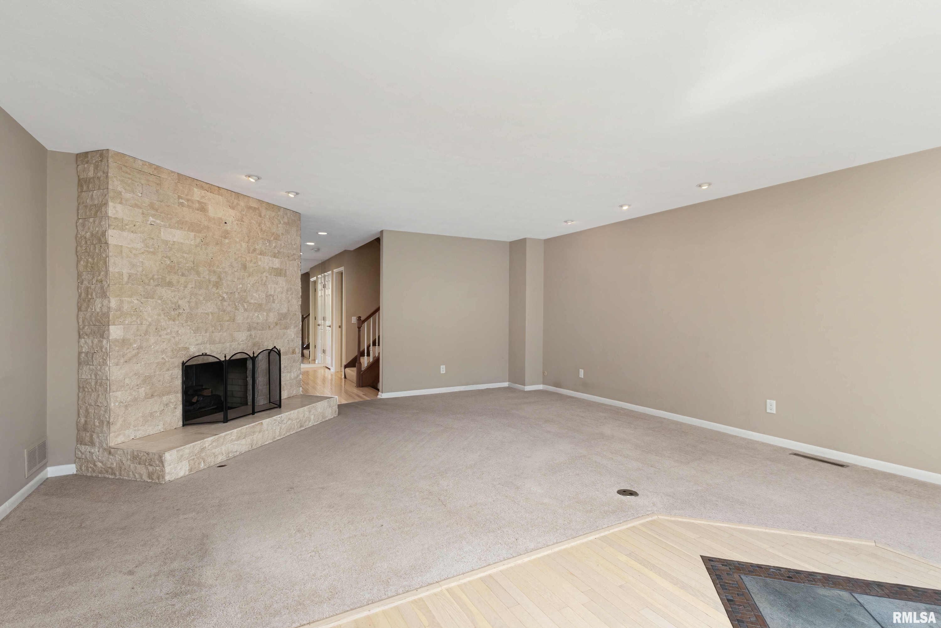 6401 Utica Ridge Road, Unit 18 Davenport, IA 52807 - Photo 17 of 49 Gallery Image 17