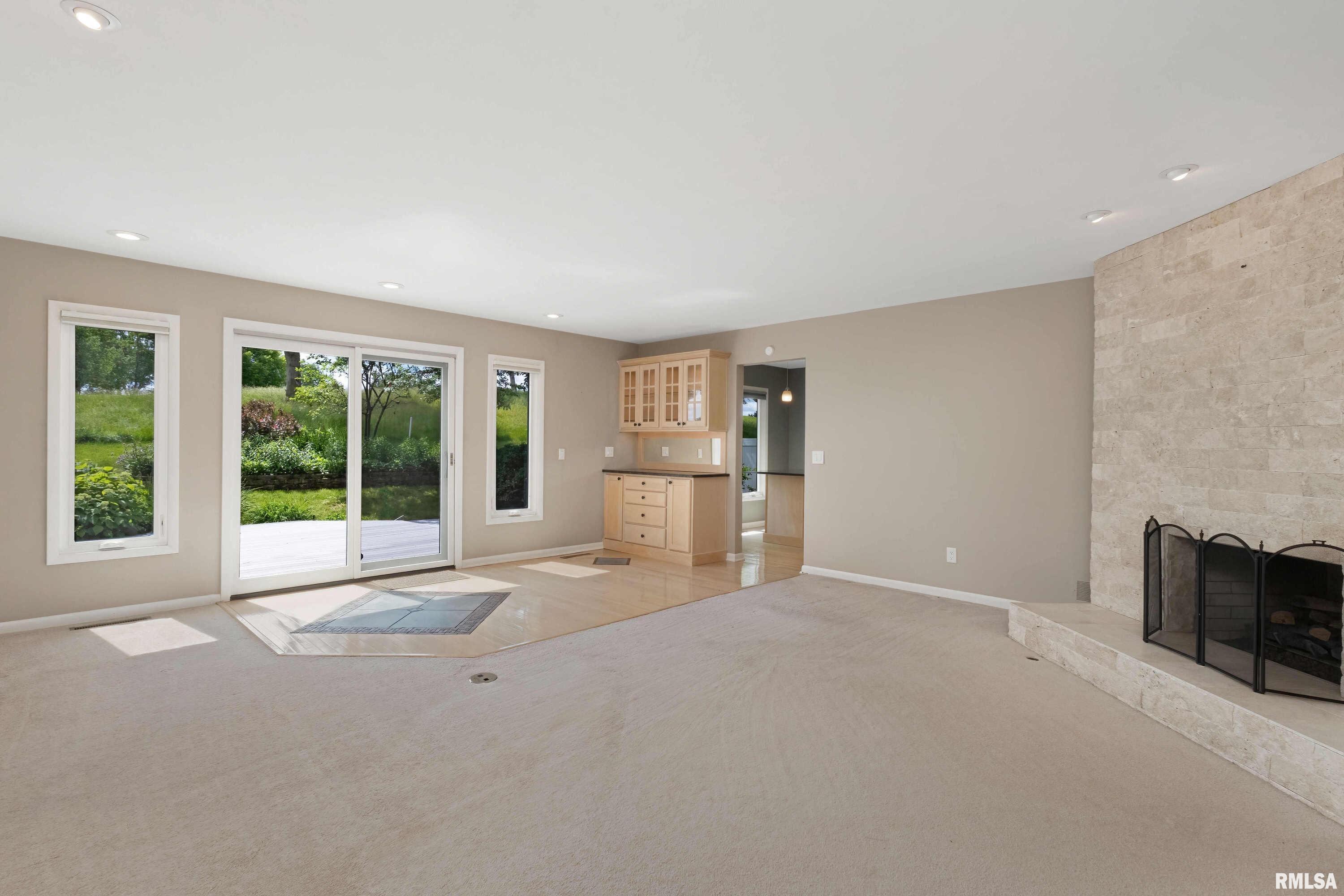 6401 Utica Ridge Road, Unit 18 Davenport, IA 52807 - Photo 19 of 49 Gallery Image 19