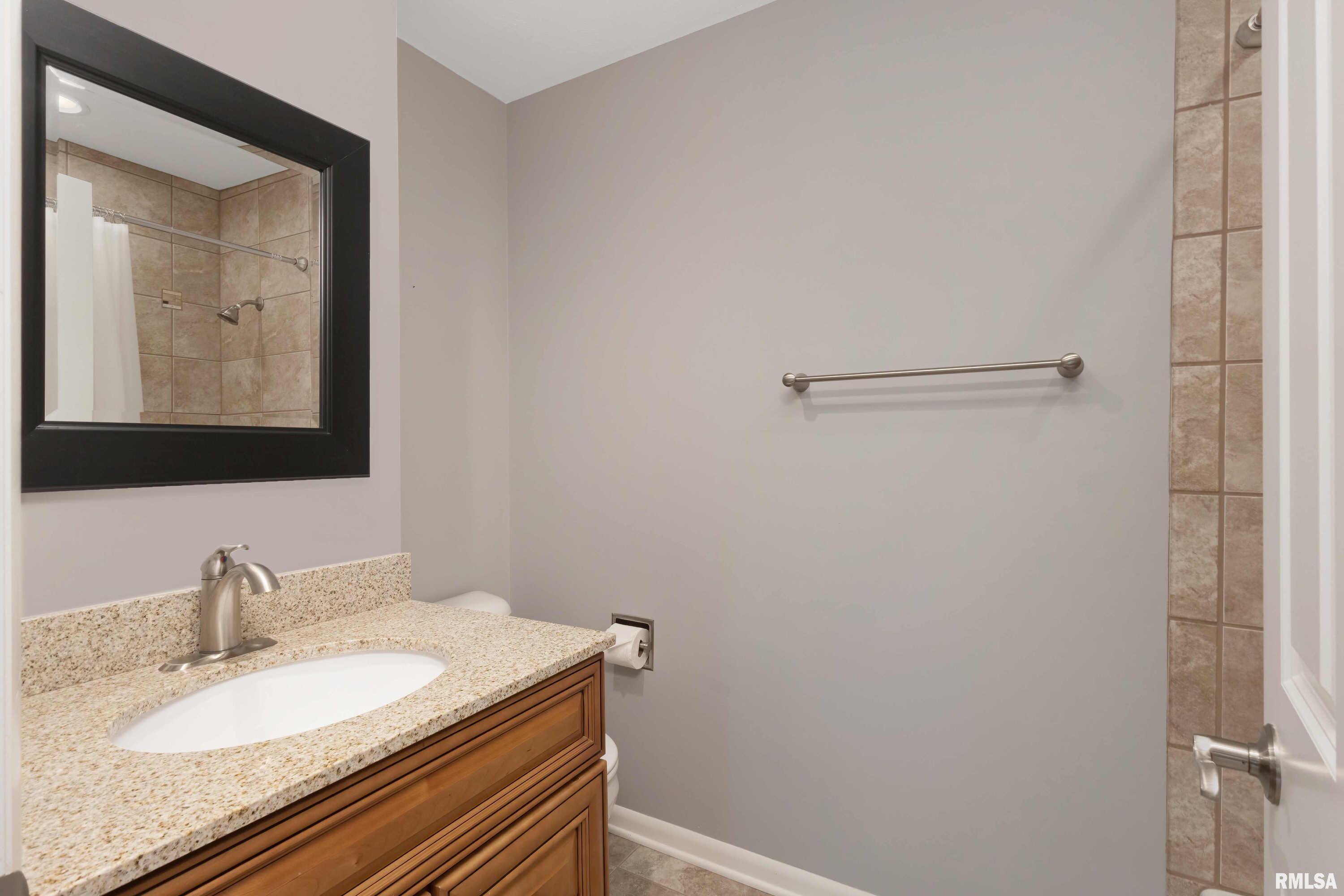 6401 Utica Ridge Road, Unit 18 Davenport, IA 52807 - Photo 22 of 49 Gallery Image 22