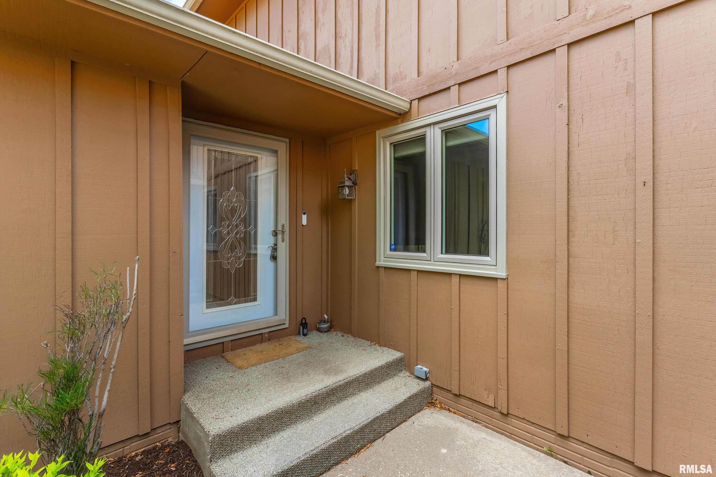 6401 Utica Ridge Road, Unit 18 Davenport, IA 52807 - Photo 3 of 49 Gallery Image 3