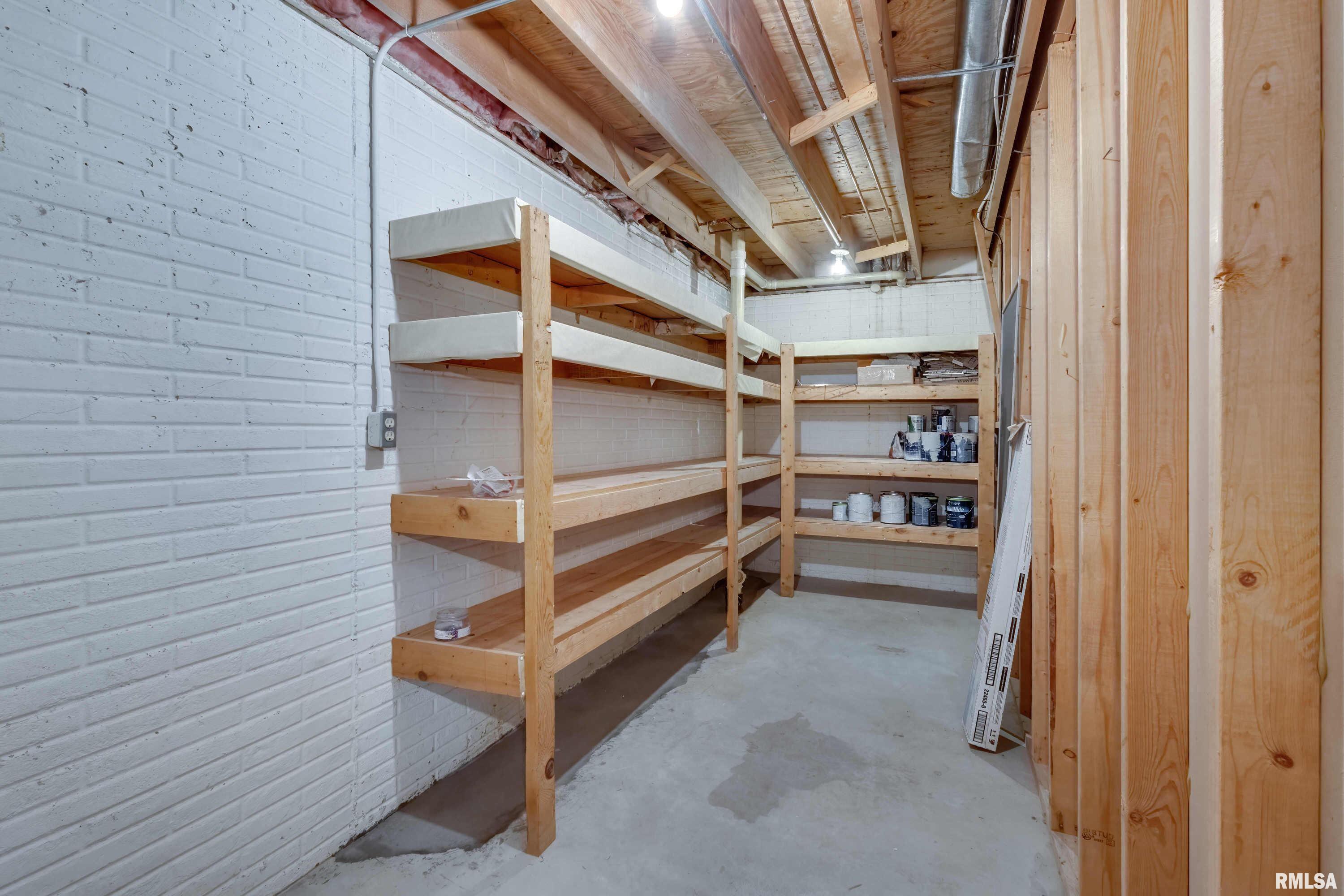 6401 Utica Ridge Road, Unit 18 Davenport, IA 52807 - Photo 33 of 49 Gallery Image 33