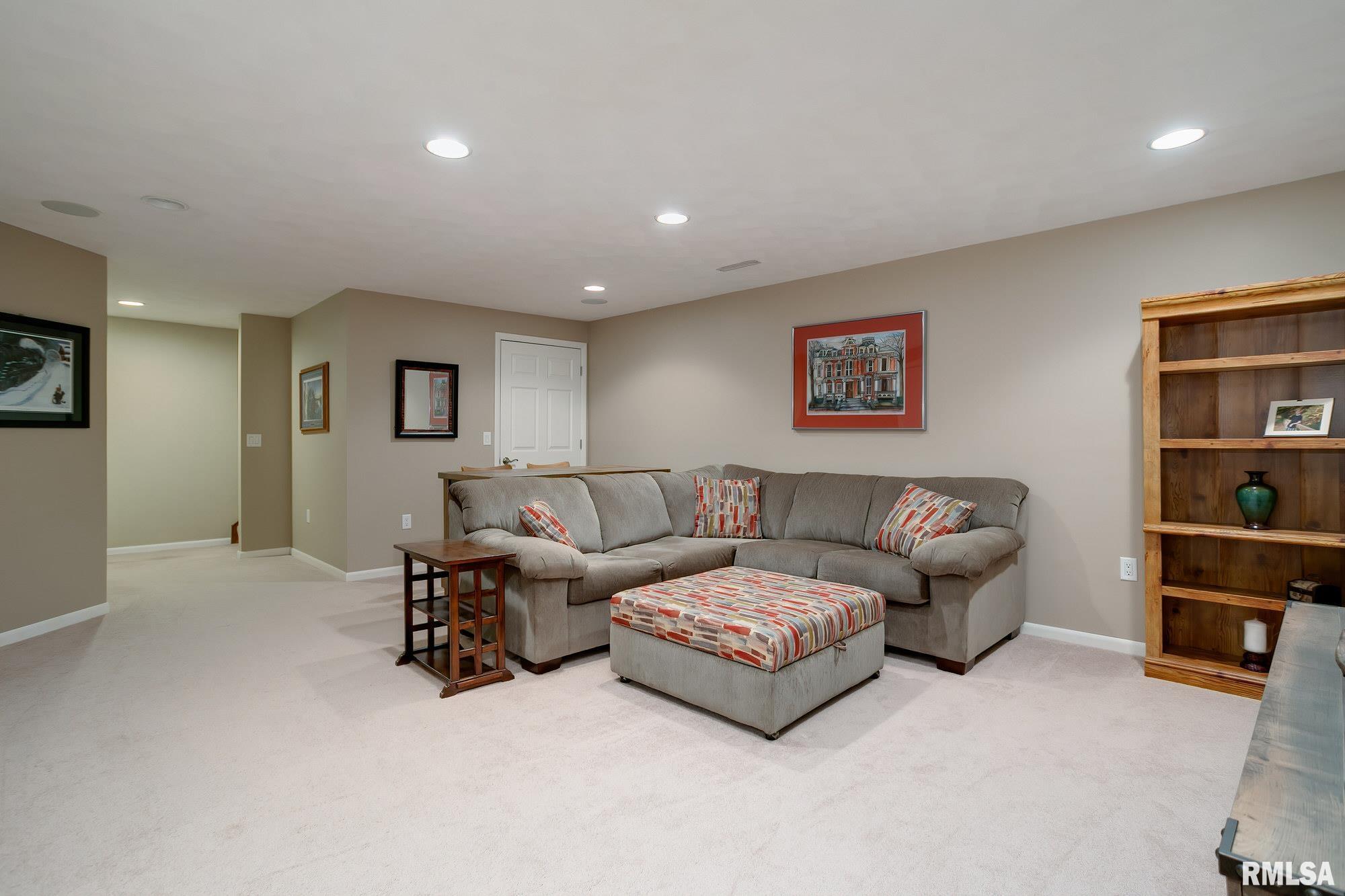 6401 Utica Ridge Road, Unit 18 Davenport, IA 52807 - Photo 49 of 49 Gallery Image 49