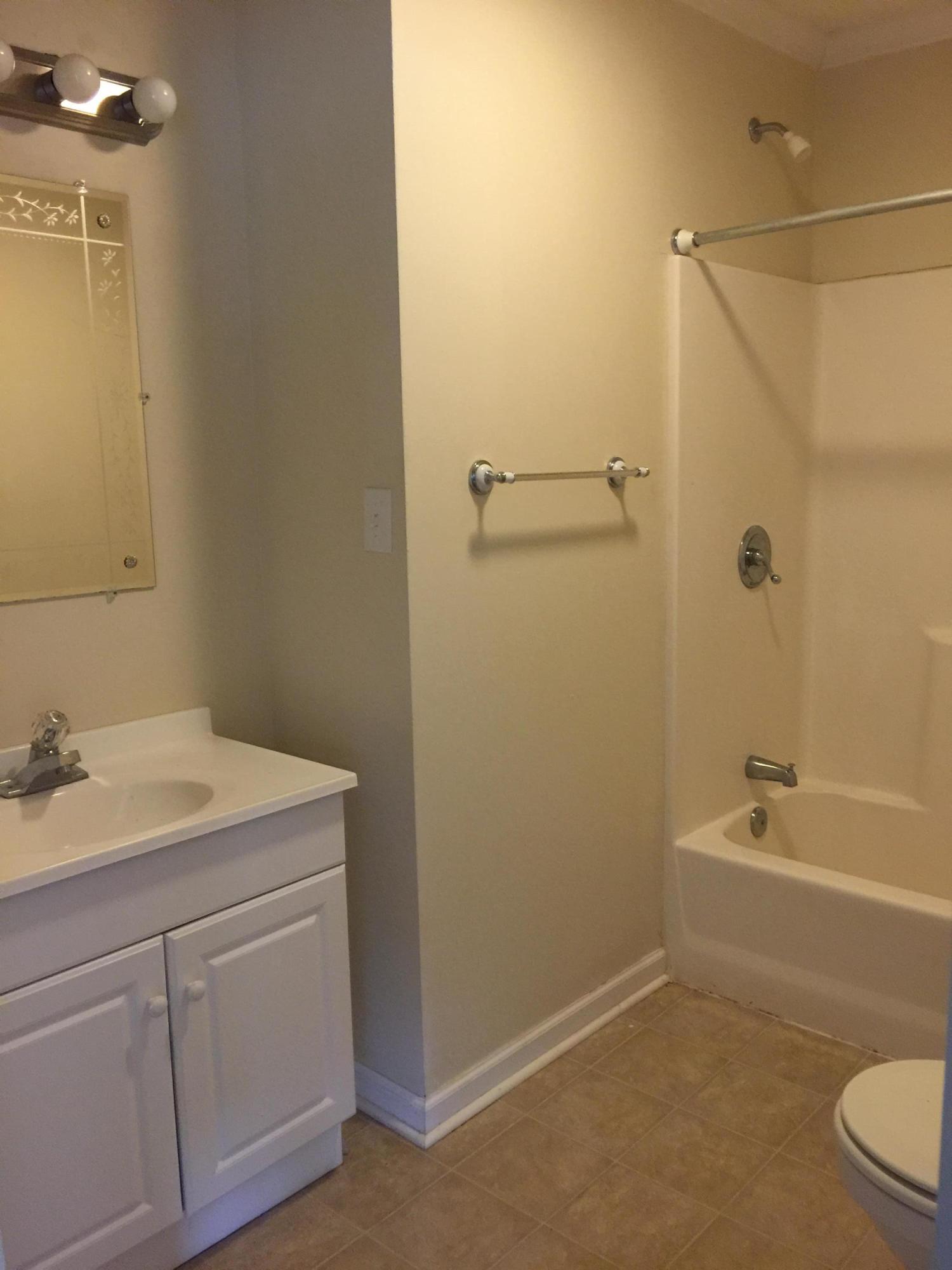 204 Den Lane Heiskell, TN 37754 - Photo 16 of 40 Guest Bath