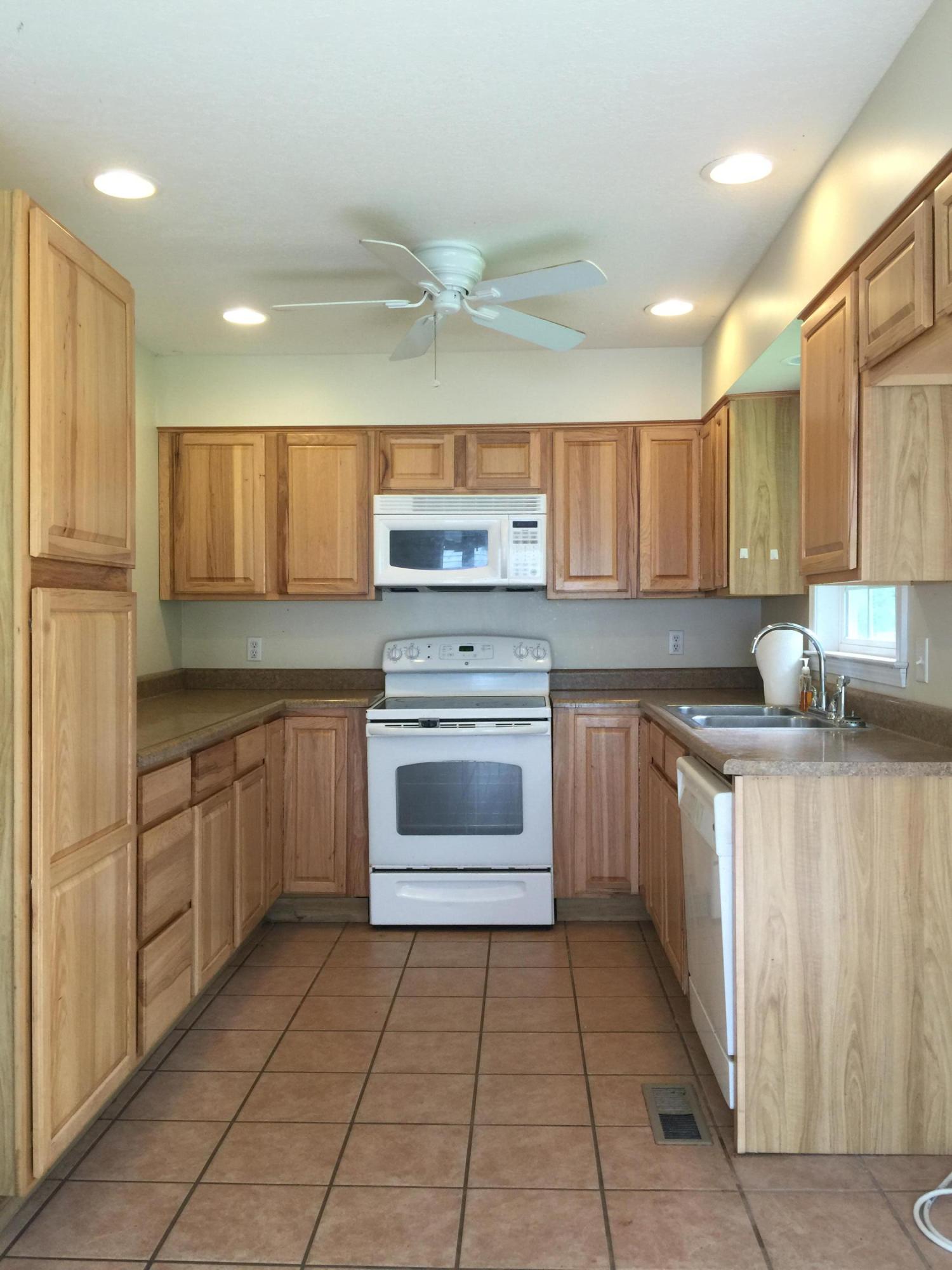 204 Den Lane Heiskell, TN 37754 - Photo 9 of 40 Kitchen