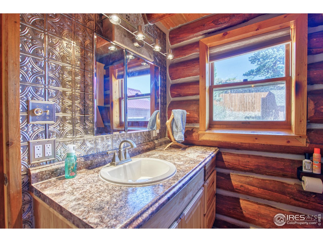 1761 Redbluff Road Livermore, CO 80536 - Photo 21 of 40 Beautiful main floor full bath