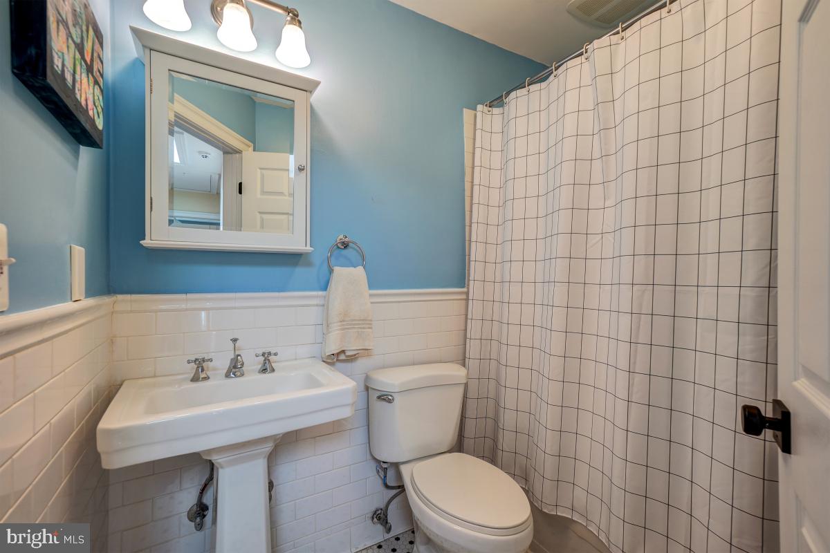 709 7th Street Southeast Washington, DC 20003 - Photo 18 of 31