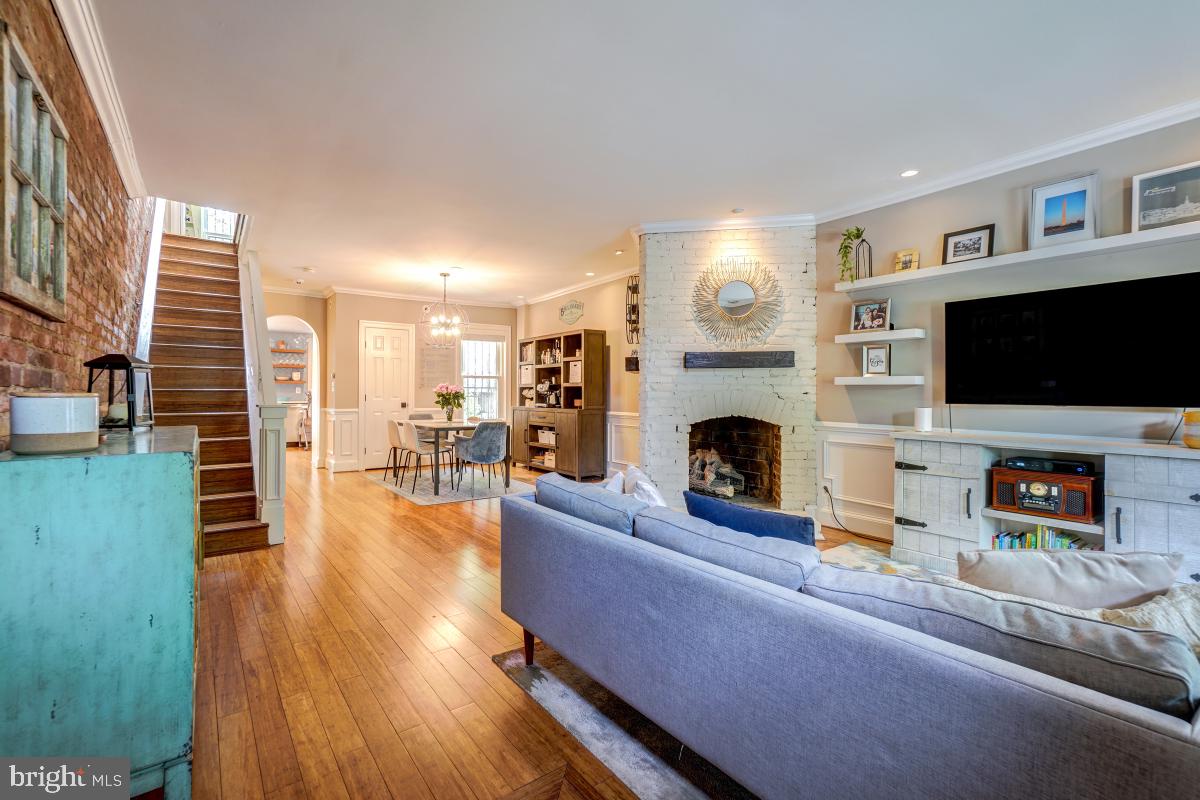 709 7th Street Southeast Washington, DC 20003 - Photo 2 of 31