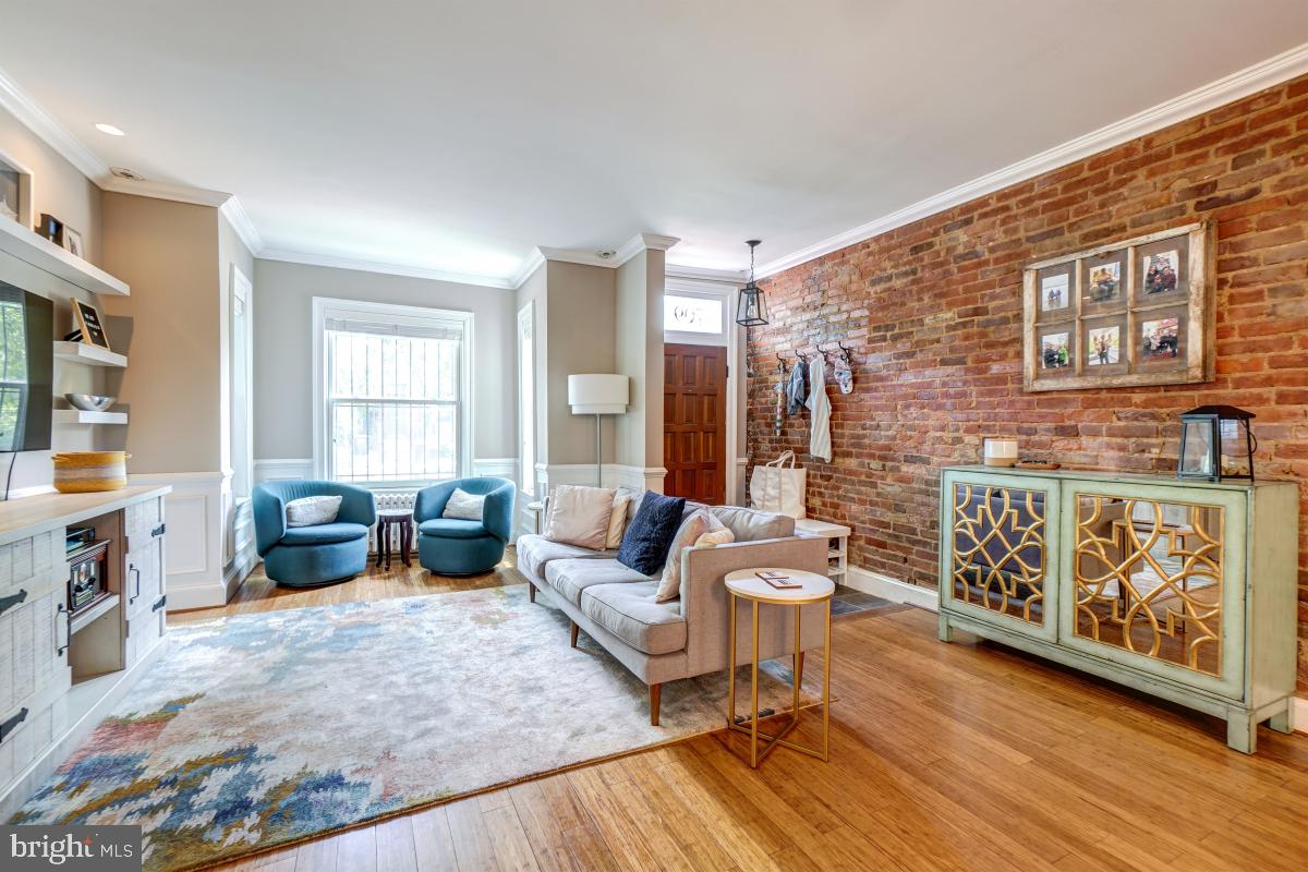 709 7th Street Southeast Washington, DC 20003 - Photo 4 of 31