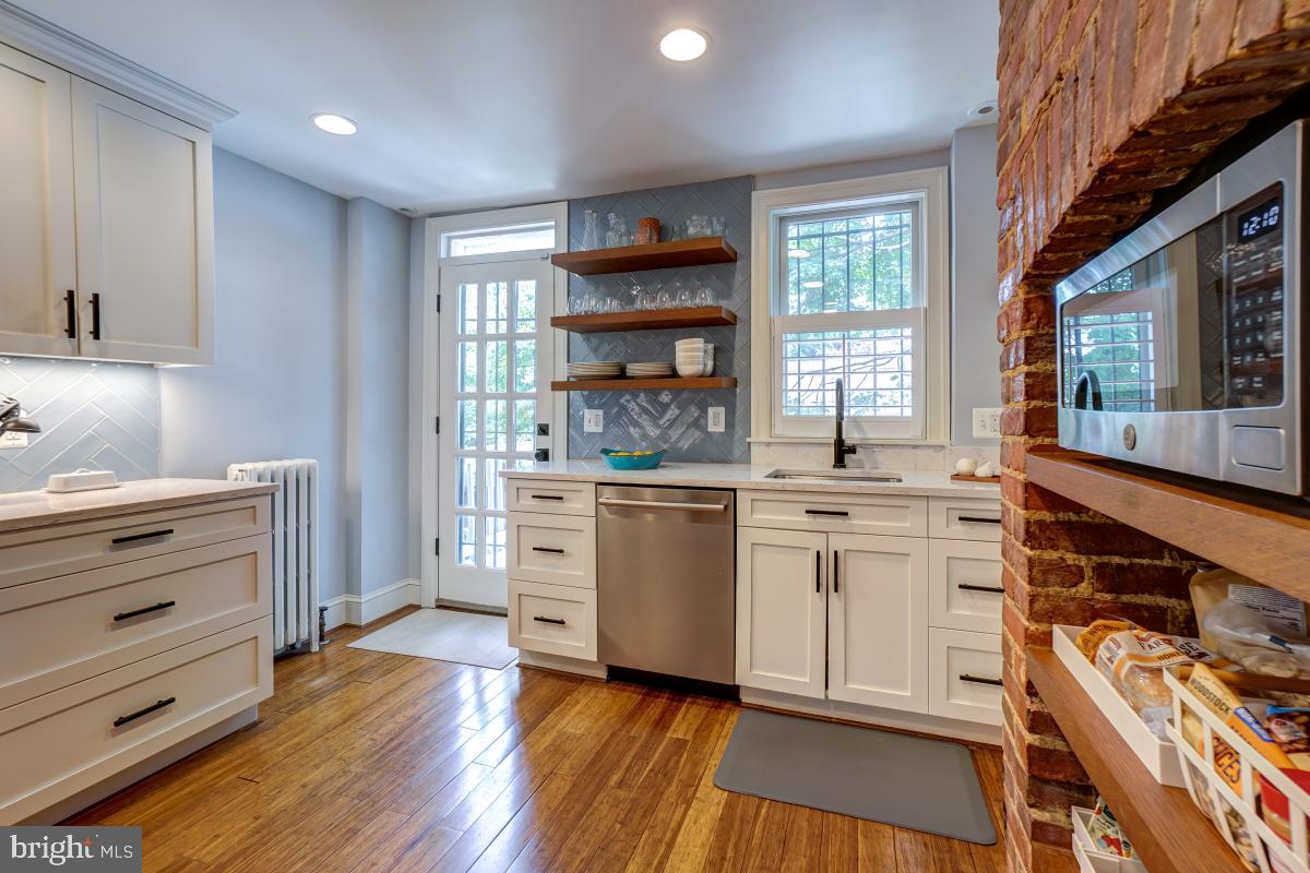 709 7th Street Southeast Washington, DC 20003 - Photo 9 of 31