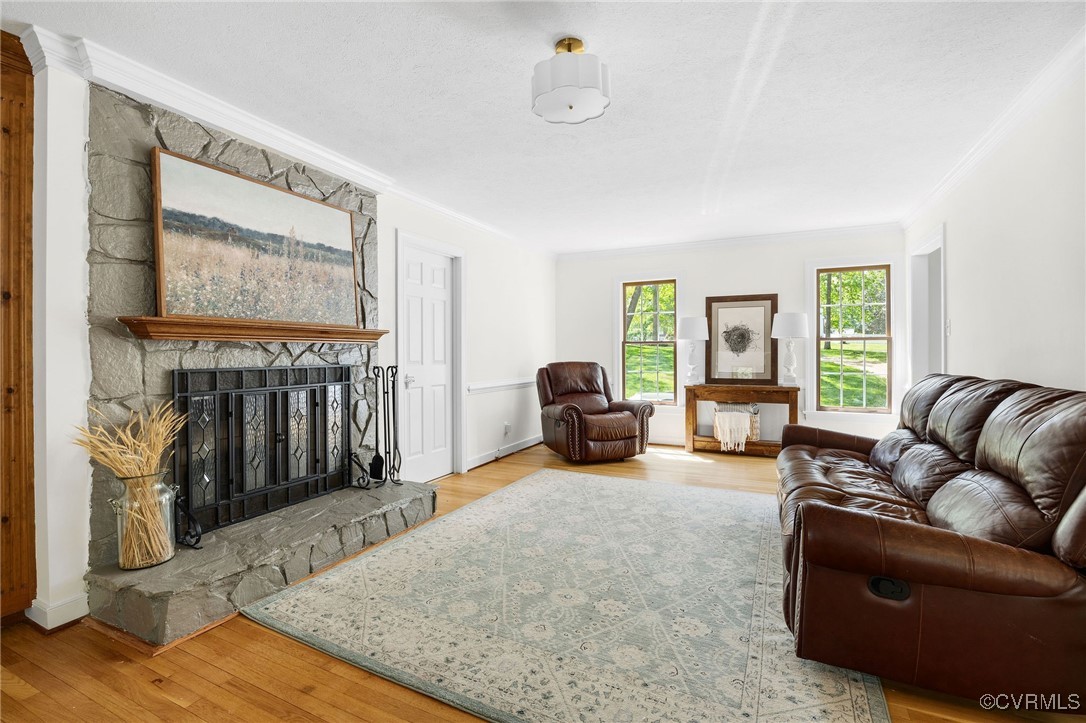 3001 Winterfield Road Midlothian, VA 23113 - Photo 10 of 50 a living room with furniture and a window