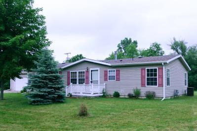 912 Constantine Street Three Rivers, MI 49093 - Photo 1 of 17 Primary Photo