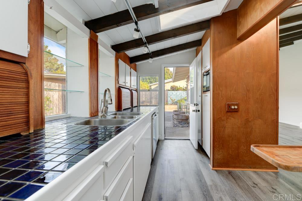 744 East Solana Circle Solana Beach, CA 92075 - Photo 11 of 31