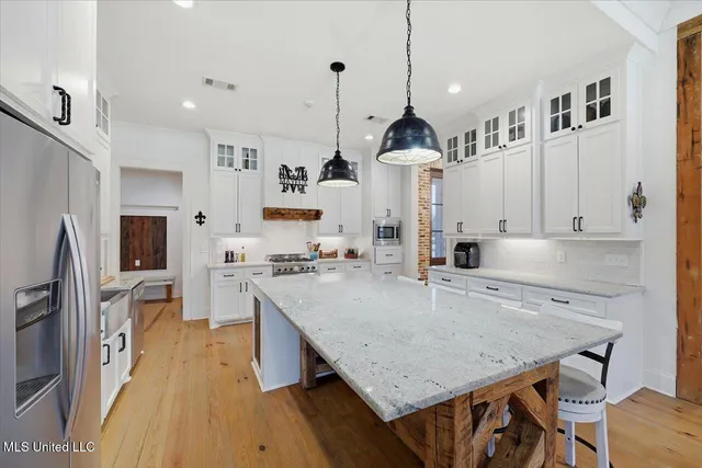 $879,900 | 127 Crossview Place, Brandon, MS 39047