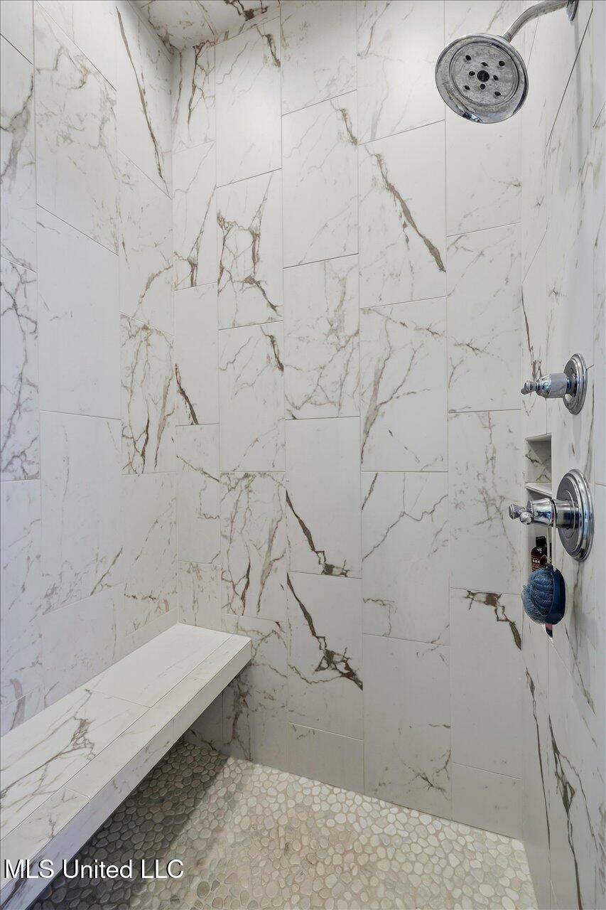 127 Crossview Place Brandon, MS 39047 - Photo 35 of 94 33-127 Crossview Pl _ Home Tours MS