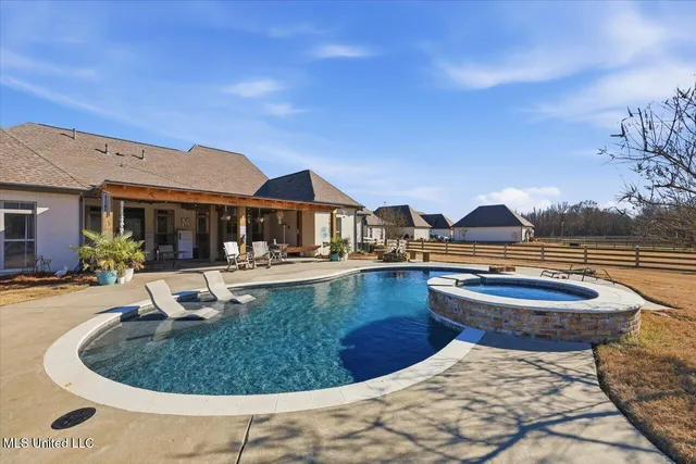 $879,900 | 127 Crossview Place, Brandon, MS 39047