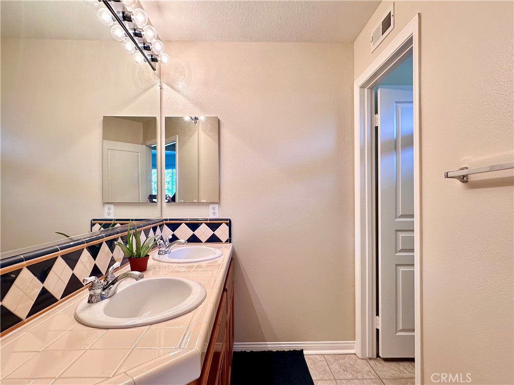 2 Altezza Irvine, CA 92606 - Photo 18 of 26