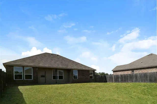$1,825 | 260 Edison Lane, Crowley, TX 76036
