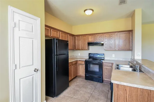 $1,825 | 260 Edison Lane, Crowley, TX 76036