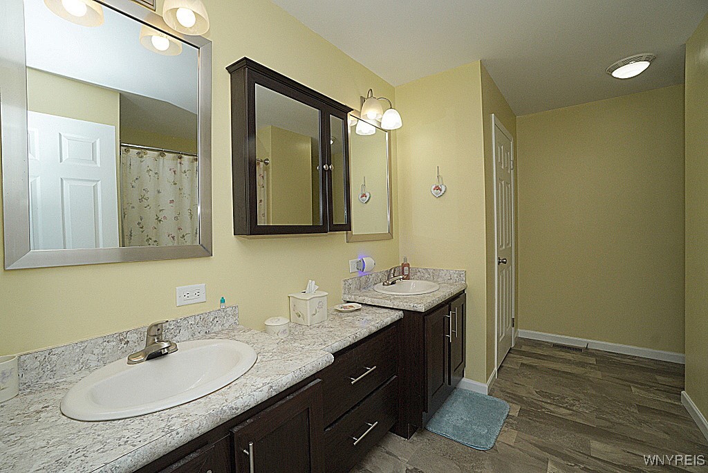 6276 Bear Ridge Road Pendleton, NY 14094 - Photo 17 of 26