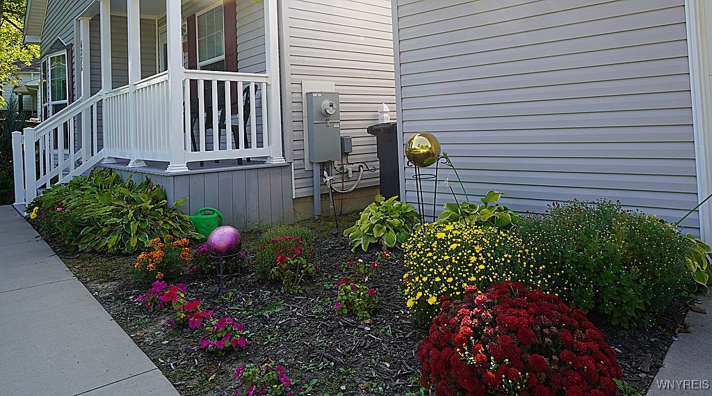 6276 Bear Ridge Road Pendleton, NY 14094 - Photo 4 of 26