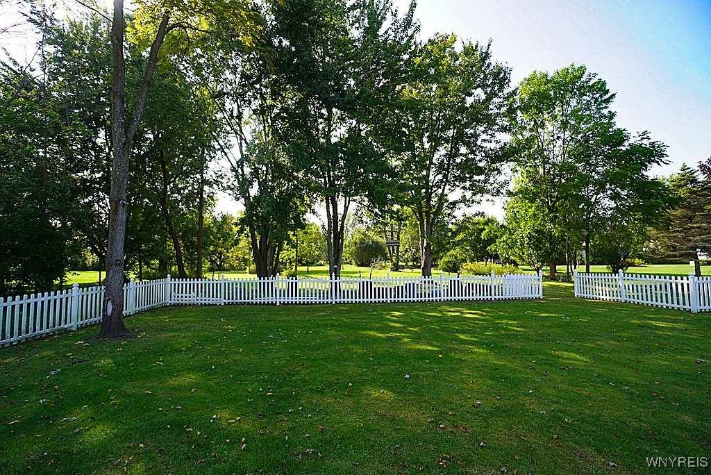 6276 Bear Ridge Road Pendleton, NY 14094 - Photo 5 of 26