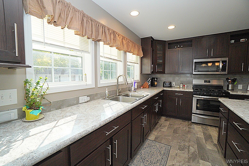 6276 Bear Ridge Road Pendleton, NY 14094 - Photo 10 of 26