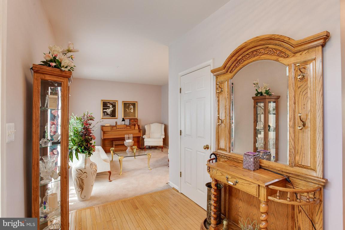 8110 Foxhall Road Clinton, MD 20735 - Photo 2 of 30 Interior (General)