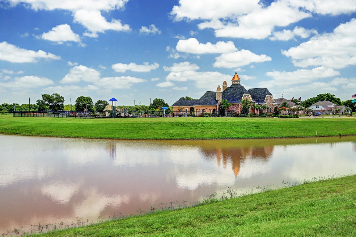 2822 Clapbread Lane Rosenberg, TX 77471 - Photo 27 of 37 Scenic view of the community lake.