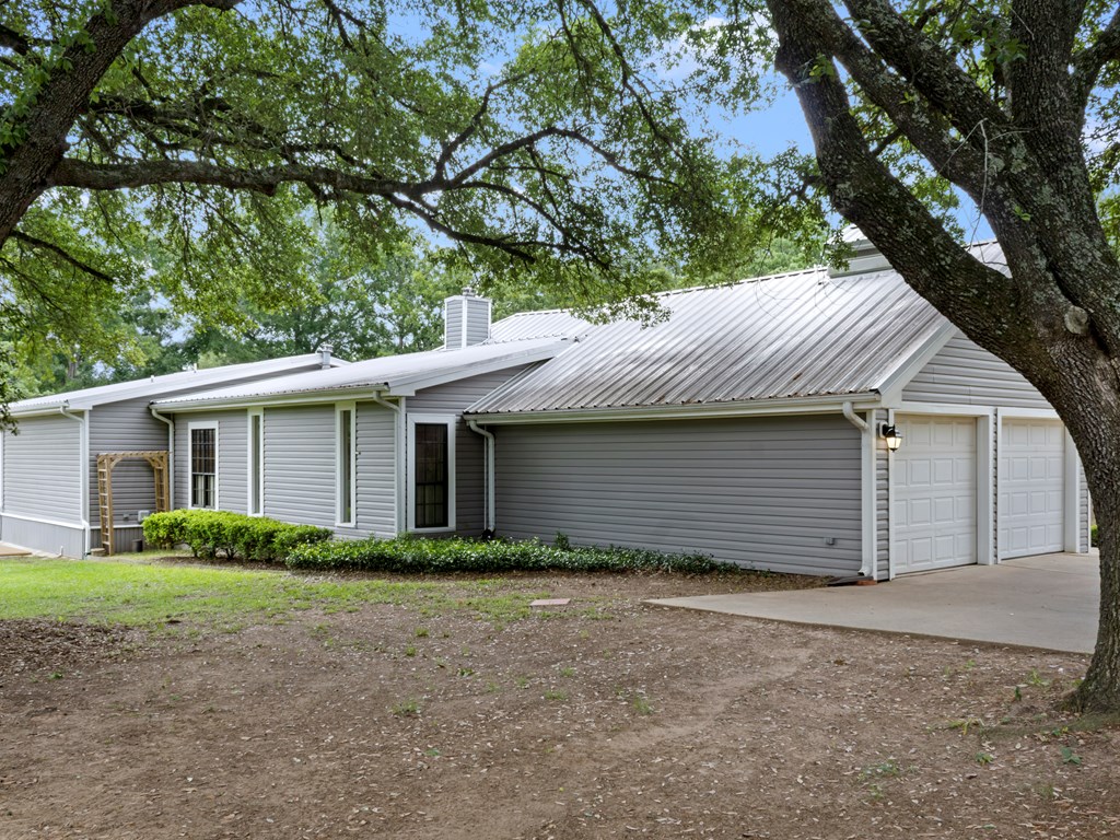 380 An County Road Palestine, TX 75803 - Photo 51 of 62