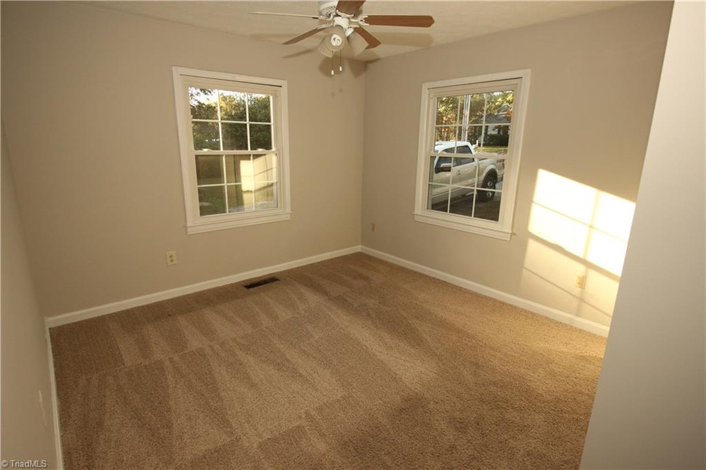 622 Woodlawn Road High Point, NC 27265 - Photo 4 of 7