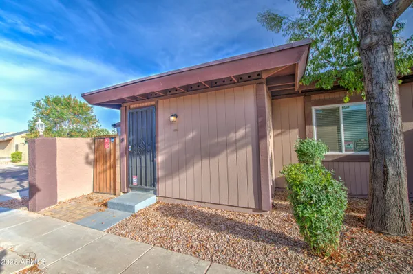 $265,000 | 916 South Hacienda Drive, Unit A, Tempe, AZ 85288