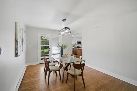 $750,000 | 3 West Berkshire Lane, Mount Prospect, IL 60056