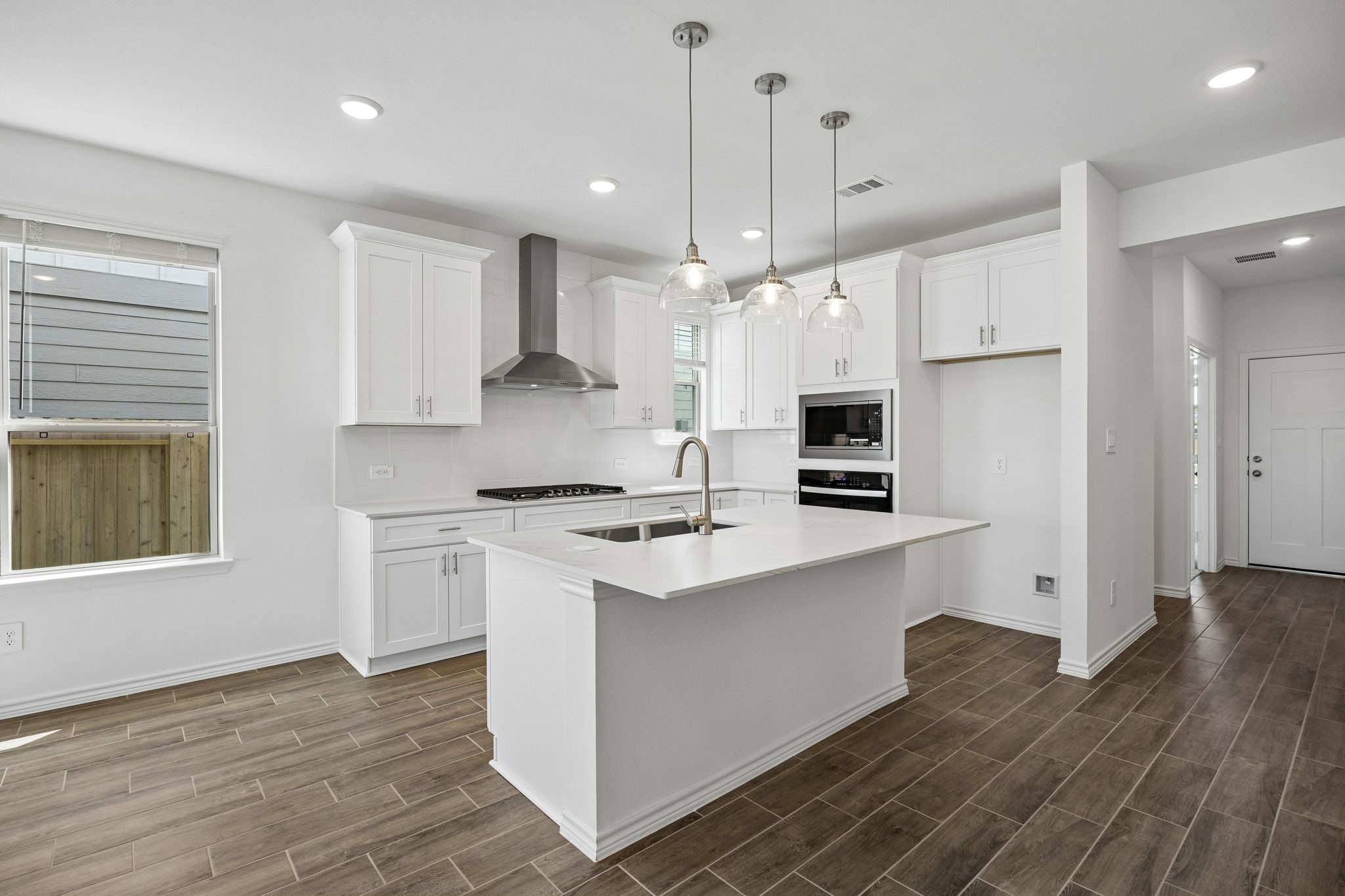 562 Ruby Bnd Lane Montgomery, TX 77356 - Photo 5 of 42