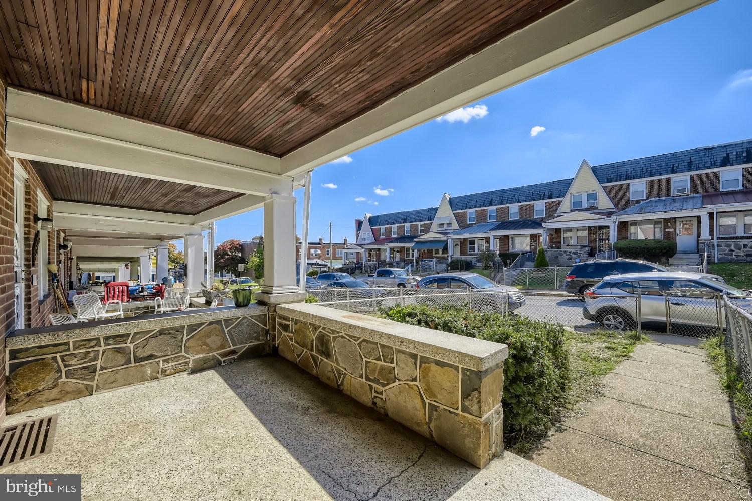 3814 Woodridge Road Baltimore, MD 21229 - Photo 2 of 17
