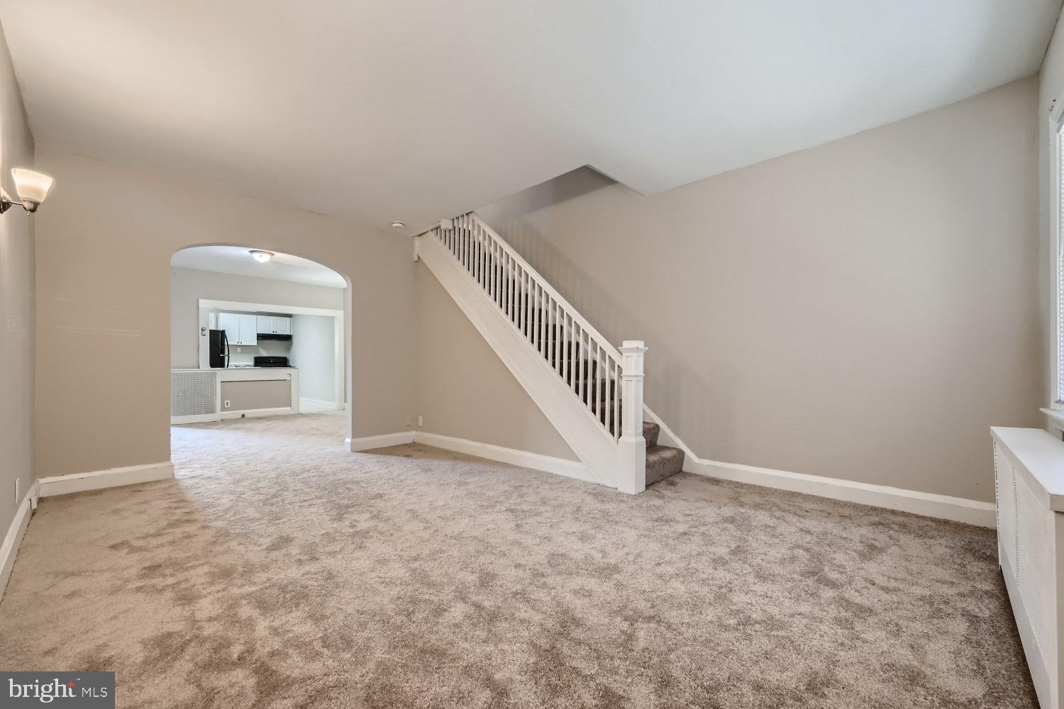 3814 Woodridge Road Baltimore, MD 21229 - Photo 3 of 17