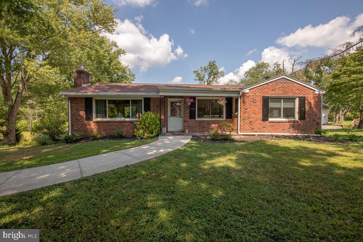 92 East 7 Stars Road Phoenixville, PA 19460 - Photo 1 of 24 Front of House