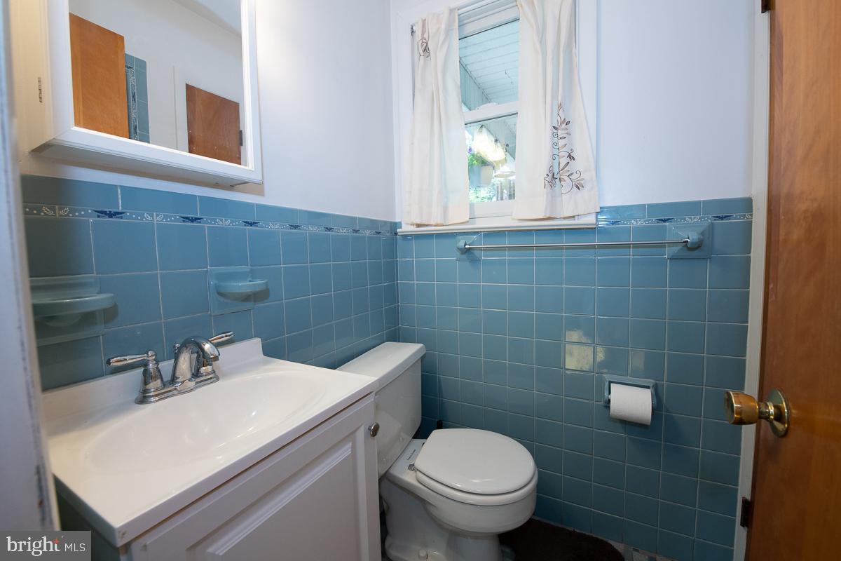 92 East 7 Stars Road Phoenixville, PA 19460 - Photo 14 of 24 Master Bathroom