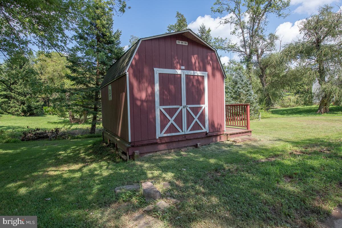 92 East 7 Stars Road Phoenixville, PA 19460 - Photo 21 of 24 Shed