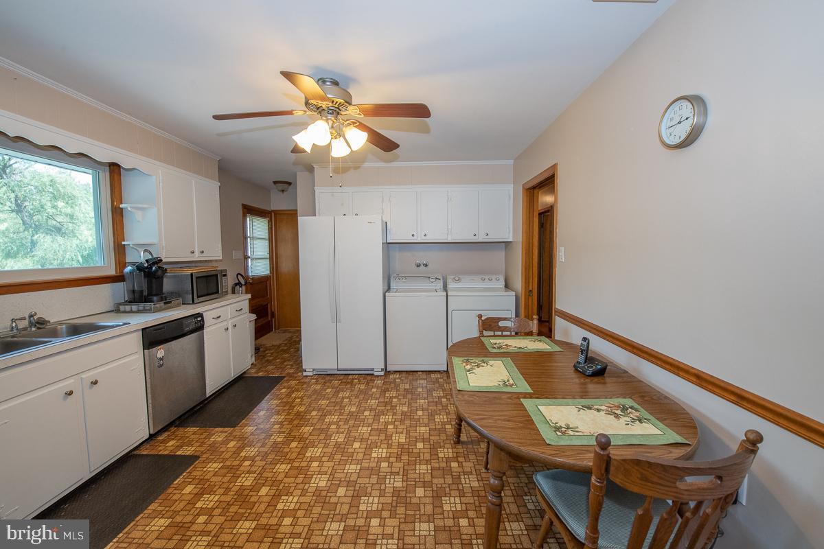 92 East 7 Stars Road Phoenixville, PA 19460 - Photo 7 of 24 Kitchen