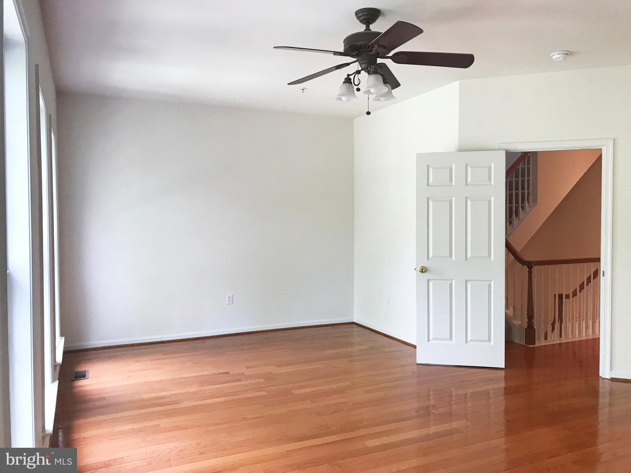 714 Ridgemont Avenue Rockville, MD 20850 - Photo 20 of 46 Master Bedrrom sitting area