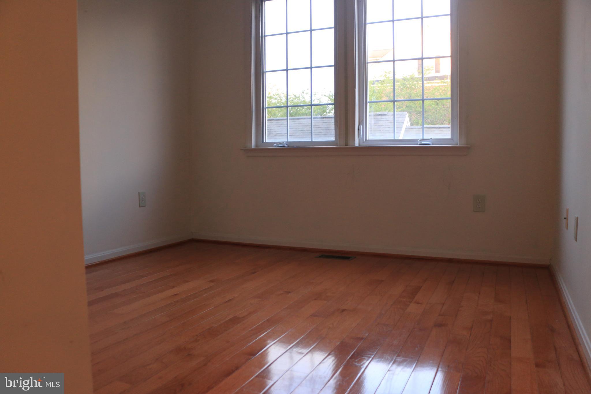 714 Ridgemont Avenue Rockville, MD 20850 - Photo 27 of 46 Upper level 1 second bedroom