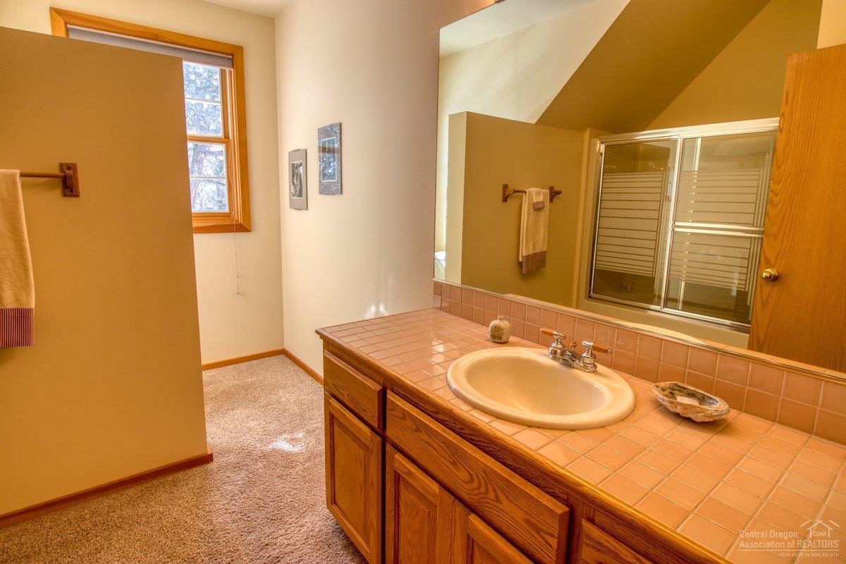 67450 Cloverdale Road Bend, OR 97703 - Photo 20 of 25 Gallery Image 20