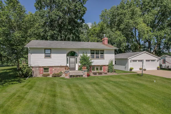 $360,000 | 3060 30th Street Southwest, Willmar, MN 56201