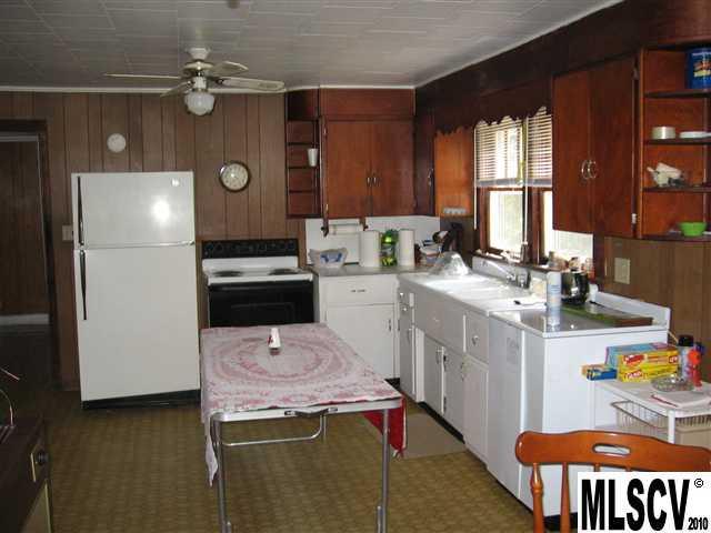 8991 Weaver Road Hildebran, NC 28637 - Photo 3 of 18 Gallery Image 3