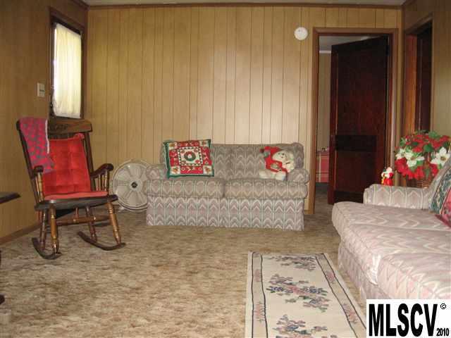 8991 Weaver Road Hildebran, NC 28637 - Photo 4 of 18 Gallery Image 4