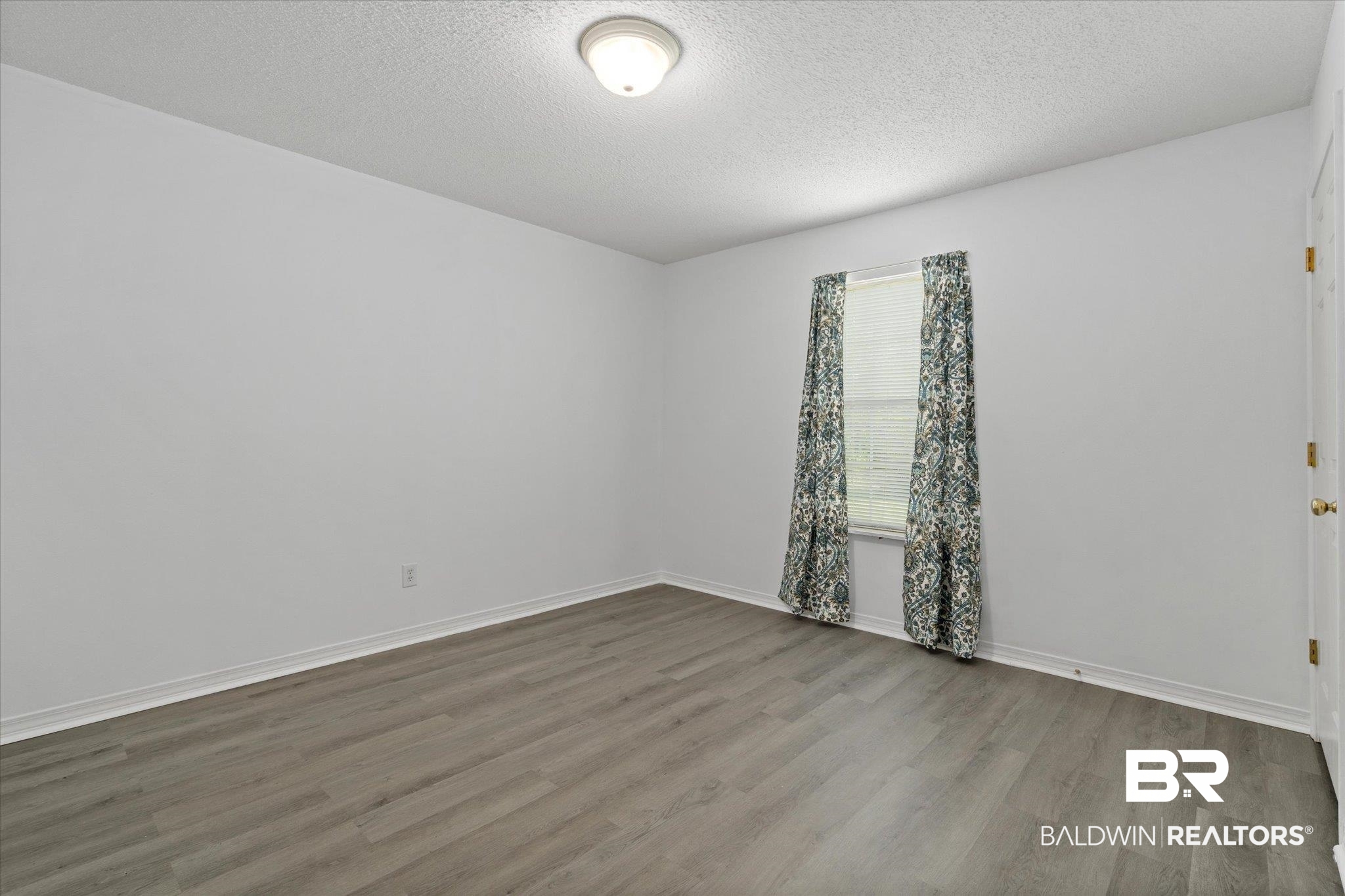 10916 A Beverly Road Irvington, AL 36544 - Photo 5 of 34