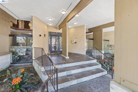 $299,800 | 1087 Murrieta Boulevard, Unit 339, Livermore, CA 94550