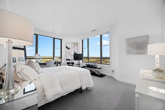 $8,000 | 100 Parrott Drive, Unit 1402, Shelton, CT 06484