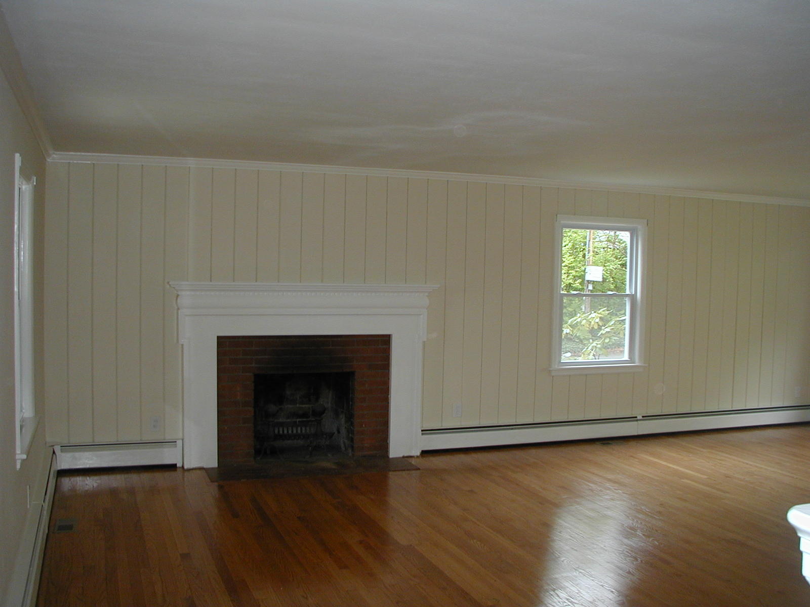 3433 Frontier Road Northwest Roanoke, VA 24012 - Photo 7 of 20 LR w/wood fireplace